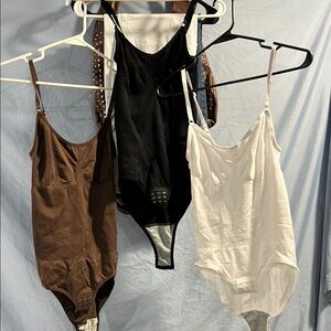 Women's Black, Brown, and White tops bundle